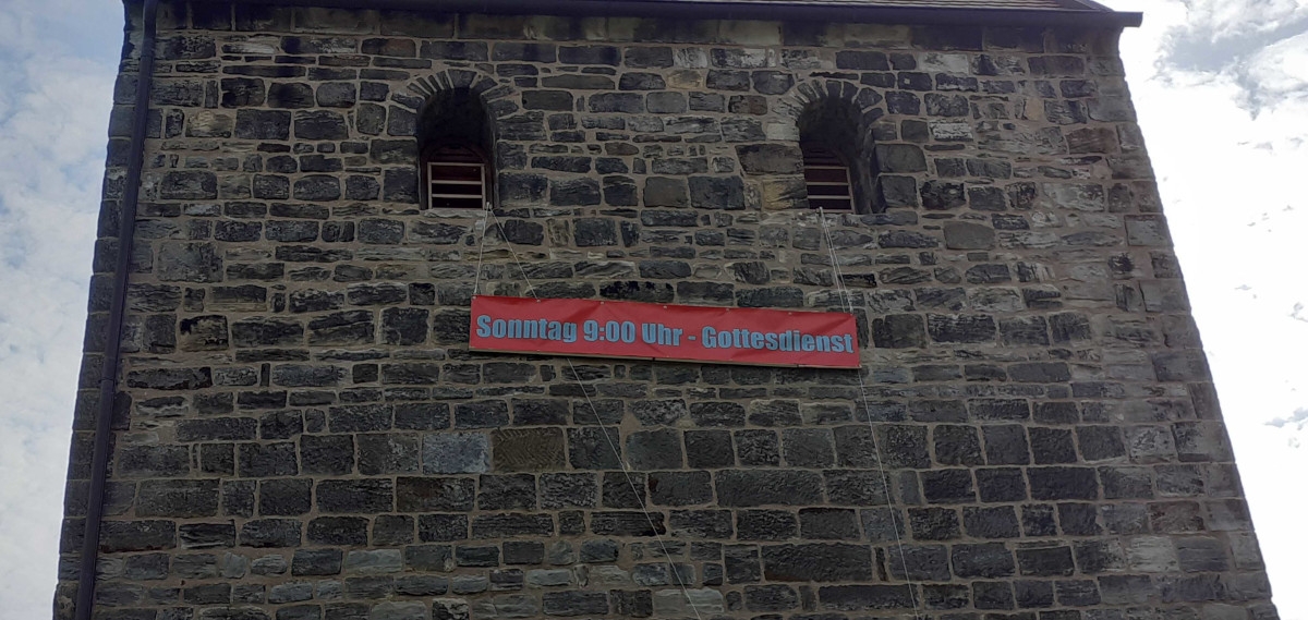 Banner für den Gottesdienst