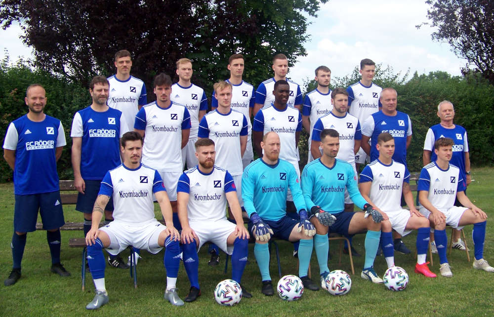 Fußballer der ersten Mannschaft des SV Blau-Weiss Zorbau