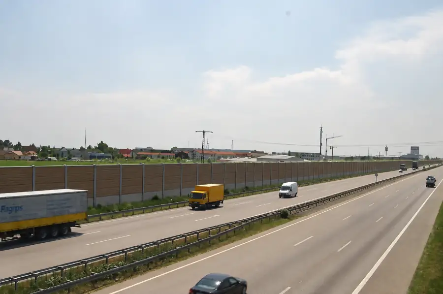 Lärmschutzwand an der A9 Lärmschutzwand an der A9